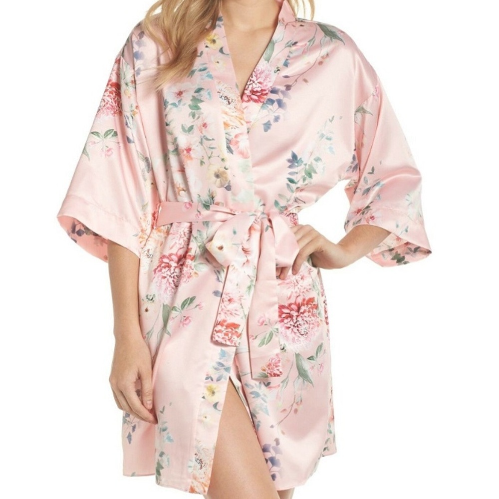 Sleepwear Renata Short Satin Robe